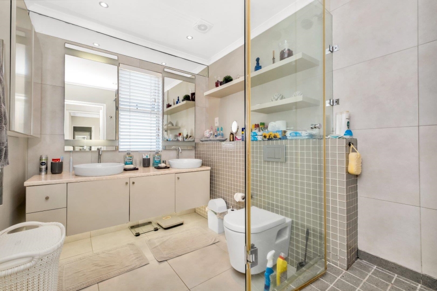 4 Bedroom Property for Sale in Bantry Bay Western Cape